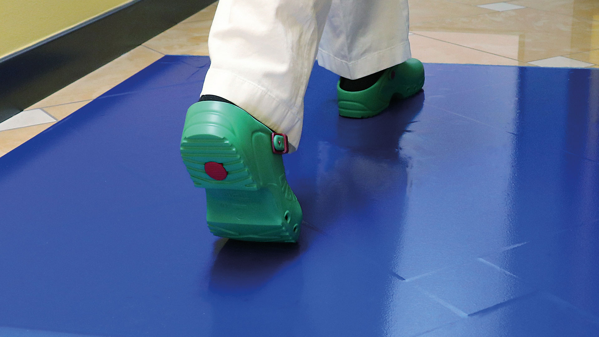 Jednokratni_lepljivi_otiraci_za_noge